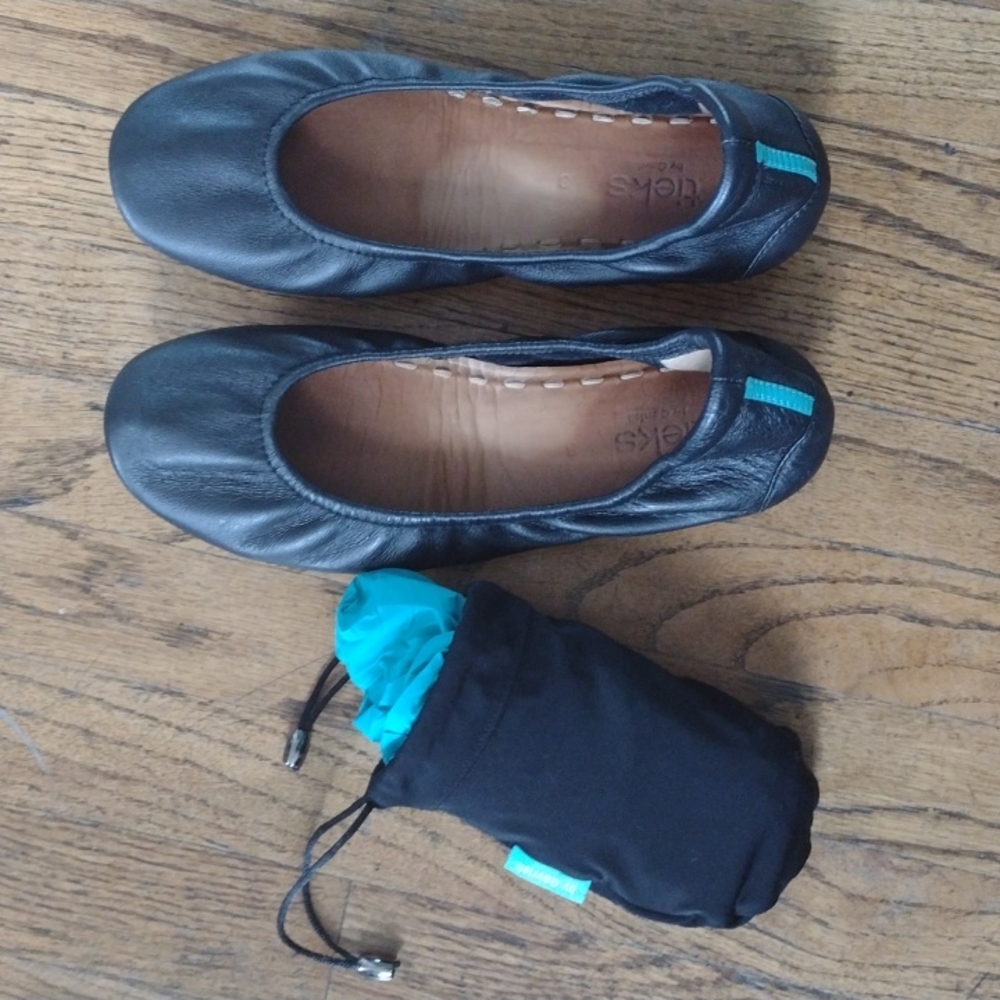 TIEKS matte black leather packable flats